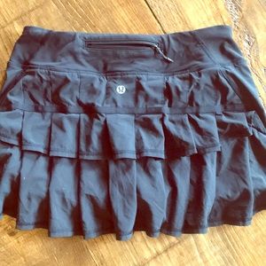 Lululemon skirt- black- size 4 regular
